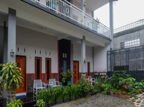 RedDoorz @ Jalan Dieng 3
