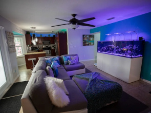 Gorgeous Urban Oasis W/hot Tub, Heated Pool And Private Movie Theater 3 Bedroom Home by RedAwning