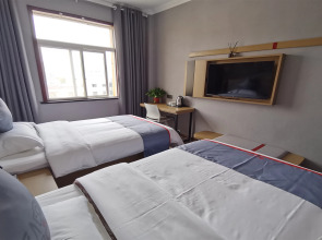 Junyi Chain Hotel (Anqing Tongcheng City Transportation Hub Center Tongcheng Station)