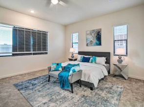 Modern Glendale Getaway ~ 3 Mi To Stadium!