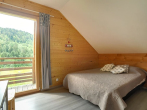 Brand-new Wooden Chalet Offering Vast Views, 800m From Gérardmer and Close to the Pistes