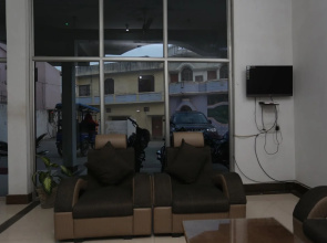 OYO 26852 Hanumant Palace