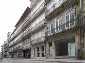 Downtown Almada Loft