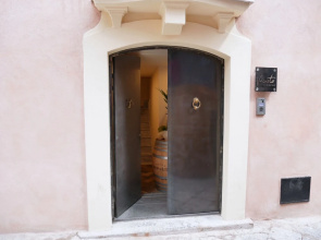 Vuciata Rooms  Market