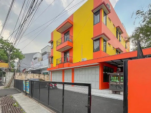 RedDoorz near Tegalega Park 2