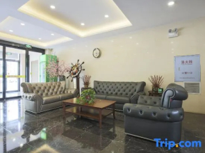 Xinyue Hotel (Mudanjianghuochebeizhanxinhualudian)