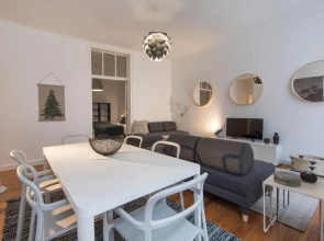 Lovelystay - Spacious 2br Downtown - 5 Min To River