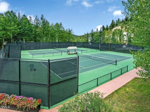 Family Friendly 3 Bedroom Ski In, Ski Out Residence Offering Spectacular Mountain Views With Outdoor Pool and Hot Tub