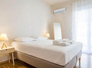 2 bedroom apartment near the Metro