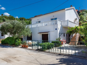 Juri - A2(2+2) in Vrbnik
