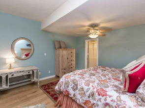 Beverly Haus Aka Dippel Haus 2 Bedroom Home by RedAwning