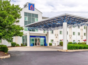 Motel 6 St Louis South