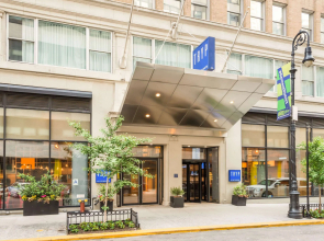 TRYP by Wyndham New York City Times Square / Midtown