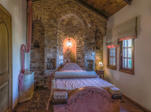 To Stefani tis Makrinas