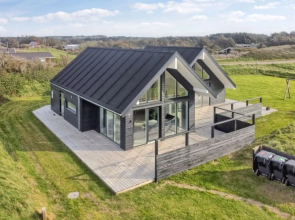 "Othinkarl" - 100m from the sea in NW Jutland