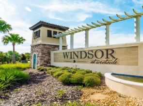 No Rear Neighbor 5BR Disney Pool Villa w Spa