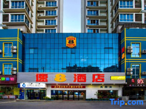 Super 8 Hotel