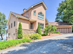 Sky Valley Home w/ Mtn View, 5 Mi to Rabun Bald!