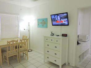 Southwinds Inn # 7 - One-bedroom