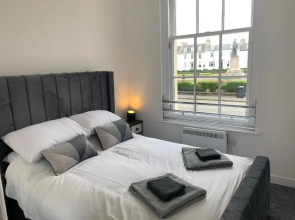 Ayr Cozy Corner Apartment