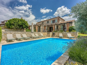 Vila Aryana With Pool