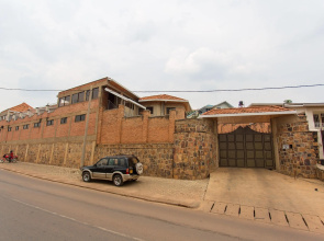 Eden Escape Apartments