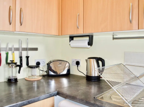 Cosy Two Bedroom Flat In Polwarth