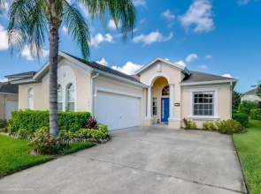 Fantastic 4 Bed Home With Private Pool & Spa 137Mm Villa