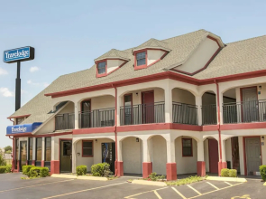 Travelodge By Wyndham Norman