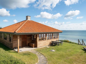"Botmar" - 10m from the sea in Funen