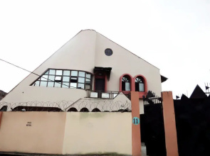 Double One Suites & Lodge