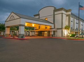 Avalon Hotel & Suites Alexandria