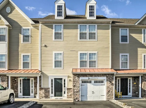 Bikes, Kayaks, Pool: Getaway 3 Mi to Bethany Beach
