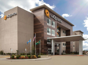 La Quinta Inn & Suites by Wyndham Owasso