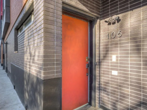Luxe 3 Story Loft Rooftop Deck City Views!
