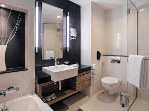 Pullman Dubai Jumeirah Lakes Towers - Hotel & Residence