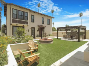 Stylish Pasadena Stay Near Old Town Rose Bowl