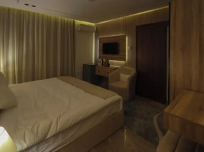 The Muse Pyramids INN