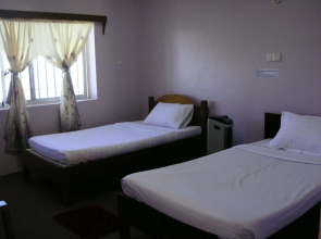 Kyaik Hto Hotel - The Golden Rock Pagoda