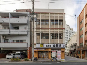 2フロア貸切最大15名 国際通り徒歩1分 駐車場1台無料 Paradise inn 安里