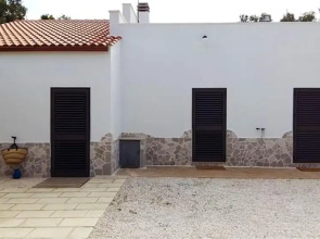 House With 3 Bedrooms in Serranova, With Furnished Garden - 1 km From