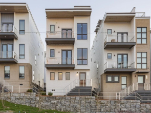 Downtown Gulch Rooftop Terrace Skyline Views