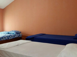 Dora's Hostel