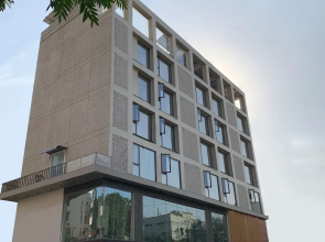 Hotel Grand Nidhivan