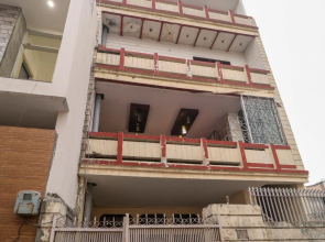 Super OYO 66509 Hotel Sky Garden