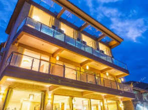Lake View Hotel