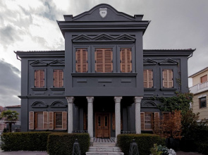 Life Gallery Hotel