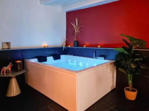 Majord'Home Spa 4*- Le Macaron -Cœur Vieille Ville