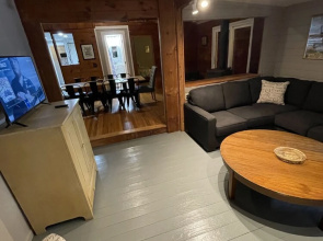 Brookside Hideaway, Brook Road Inn
