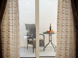 Luxury Bedroom in the Heart of Split With Balcony, Flat-screen TV, Airco and Wifi